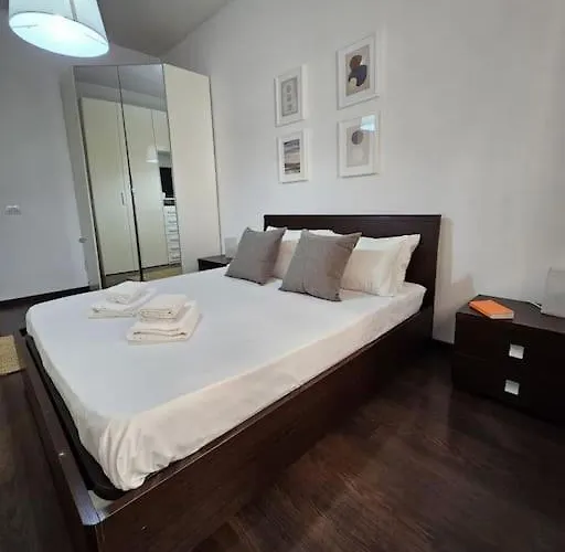 St Peter Apartment *