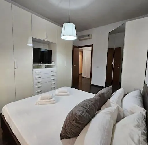St Peter Apartment *